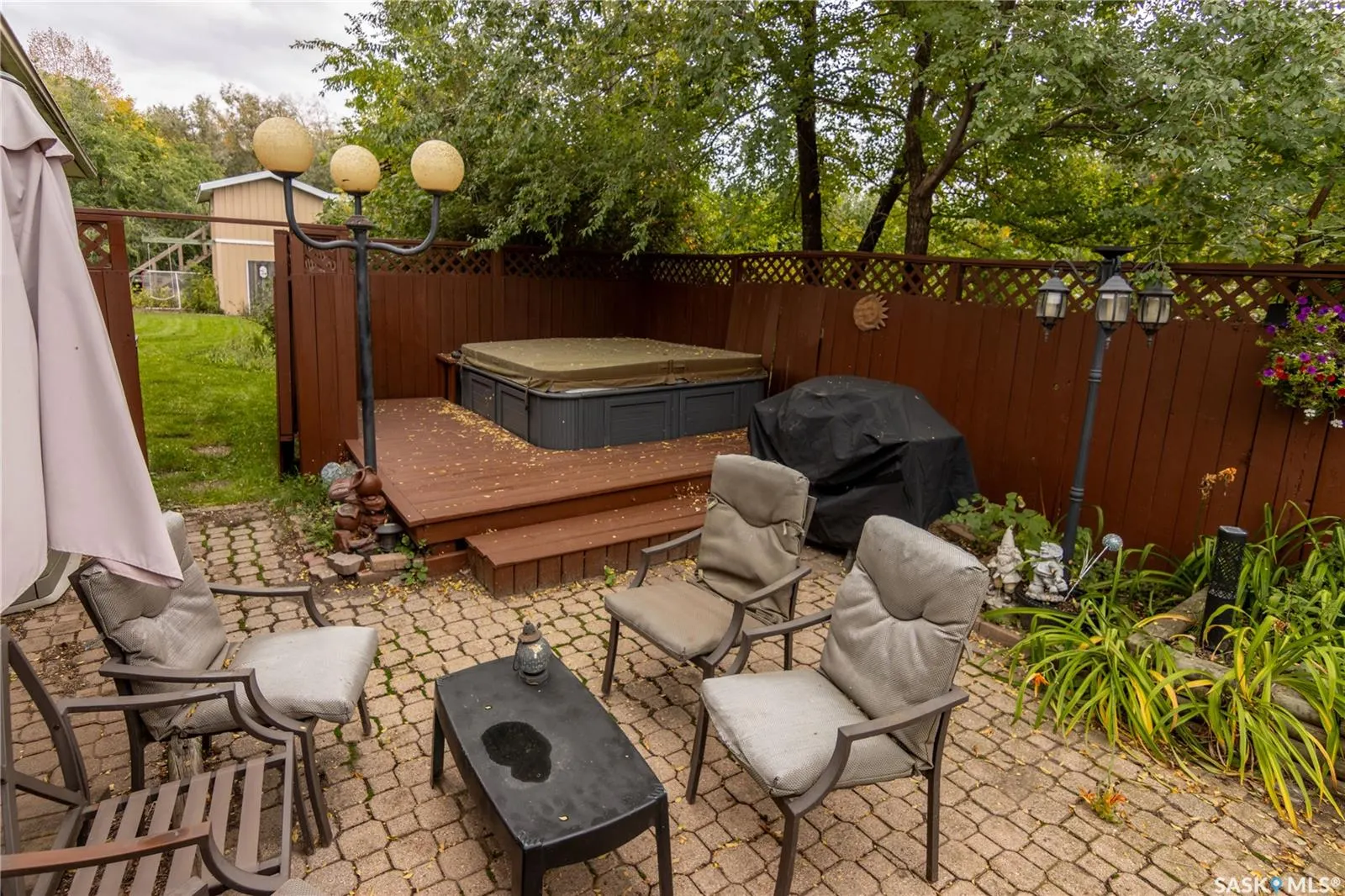 517 East DRIVE