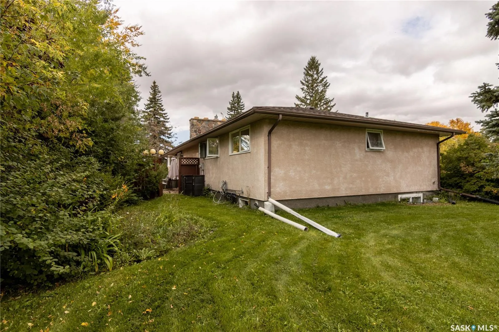 517 East DRIVE