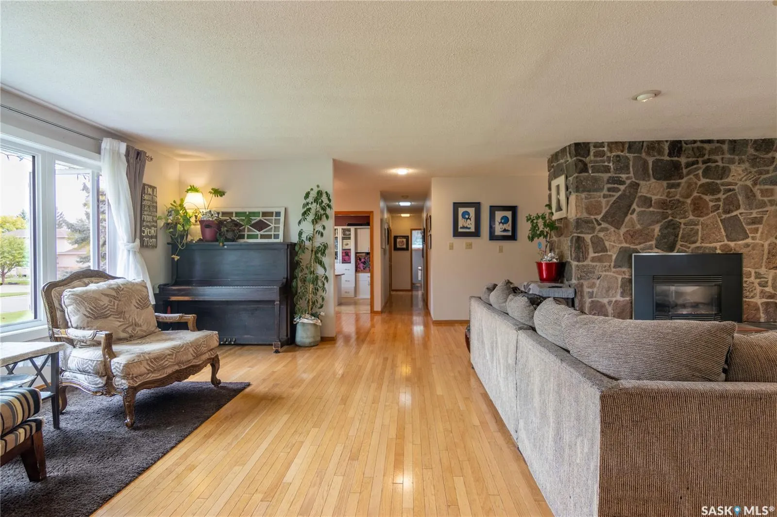 517 East DRIVE