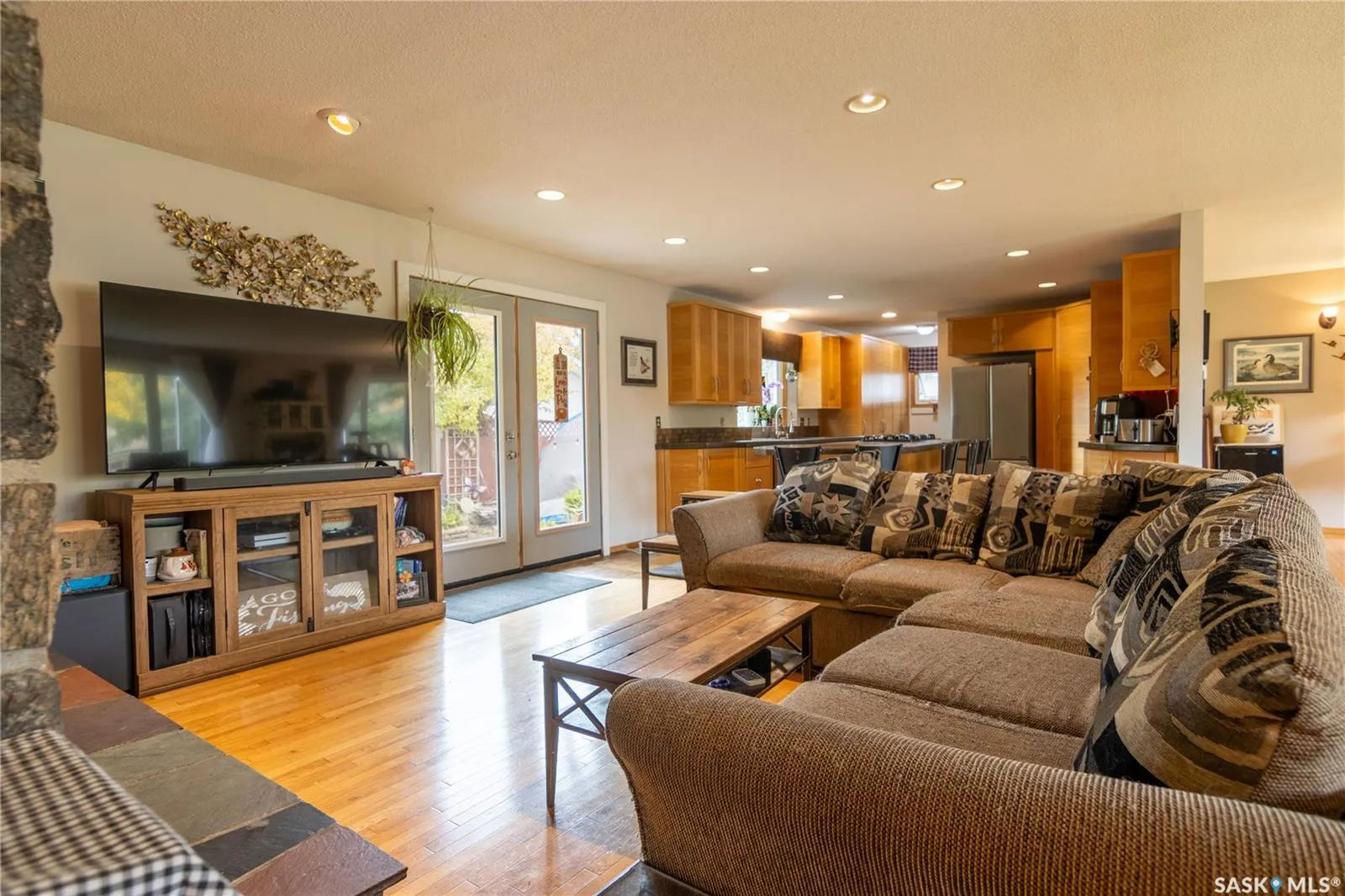517 East DRIVE