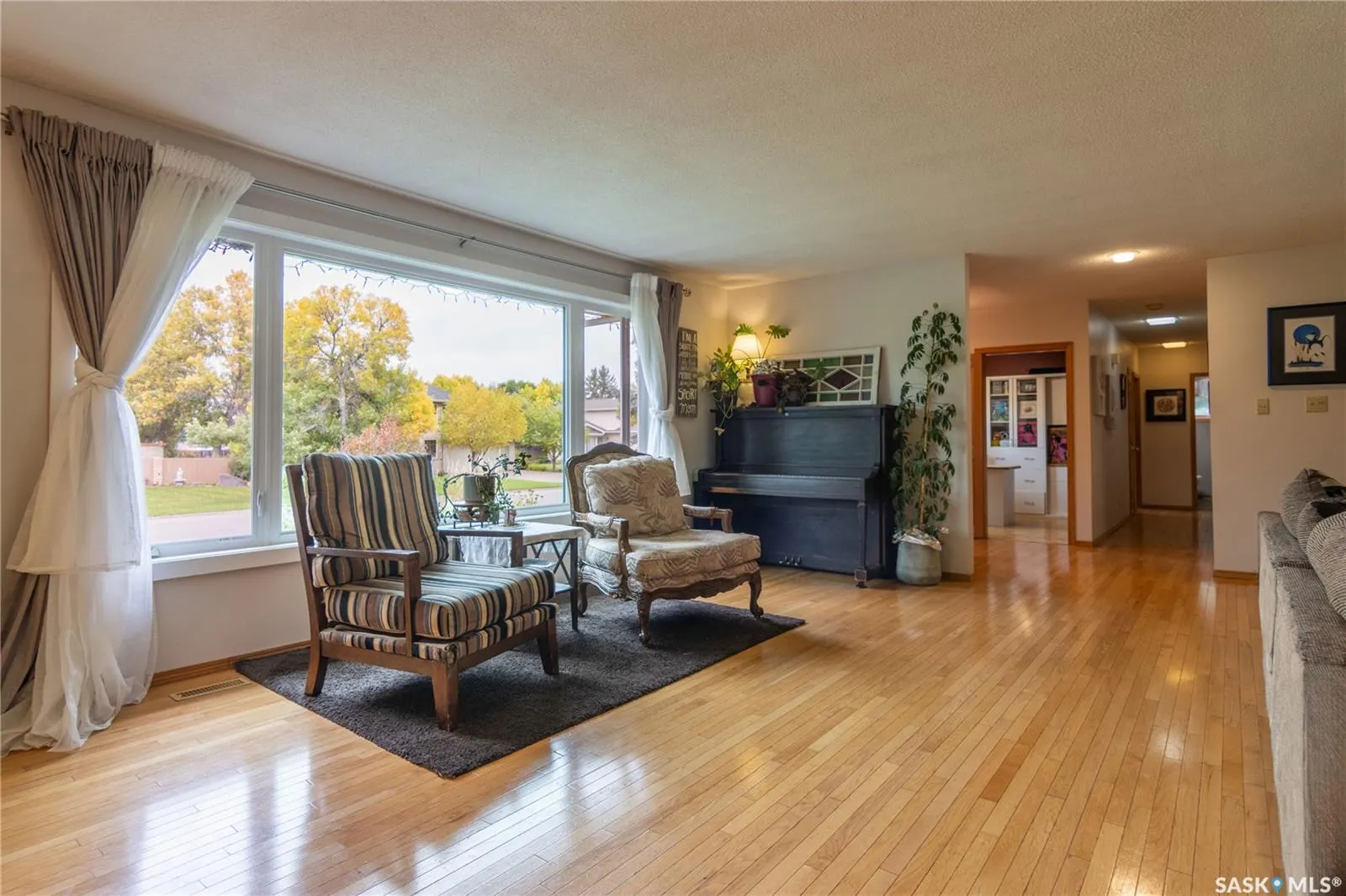 517 East DRIVE