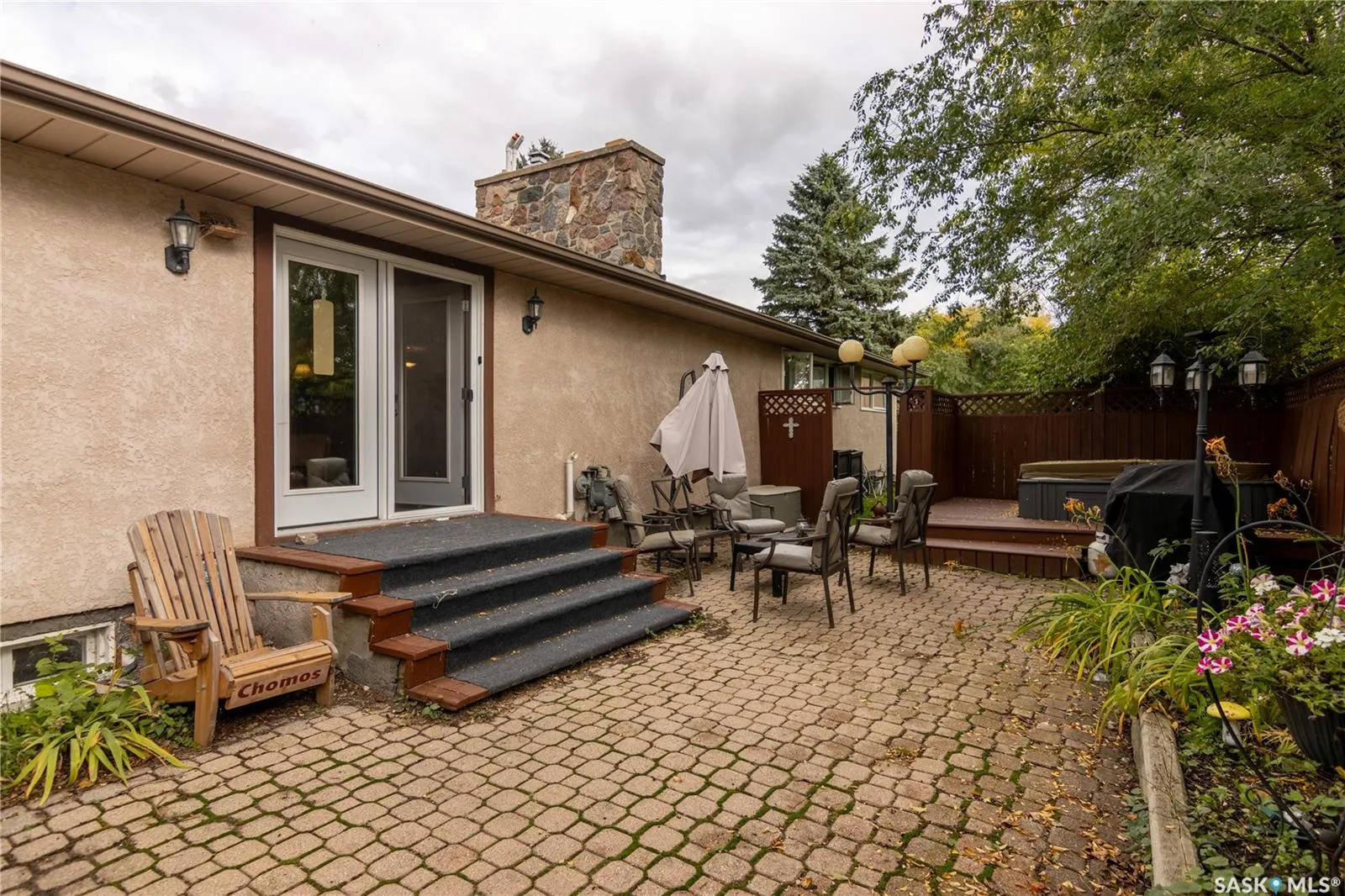 517 East DRIVE