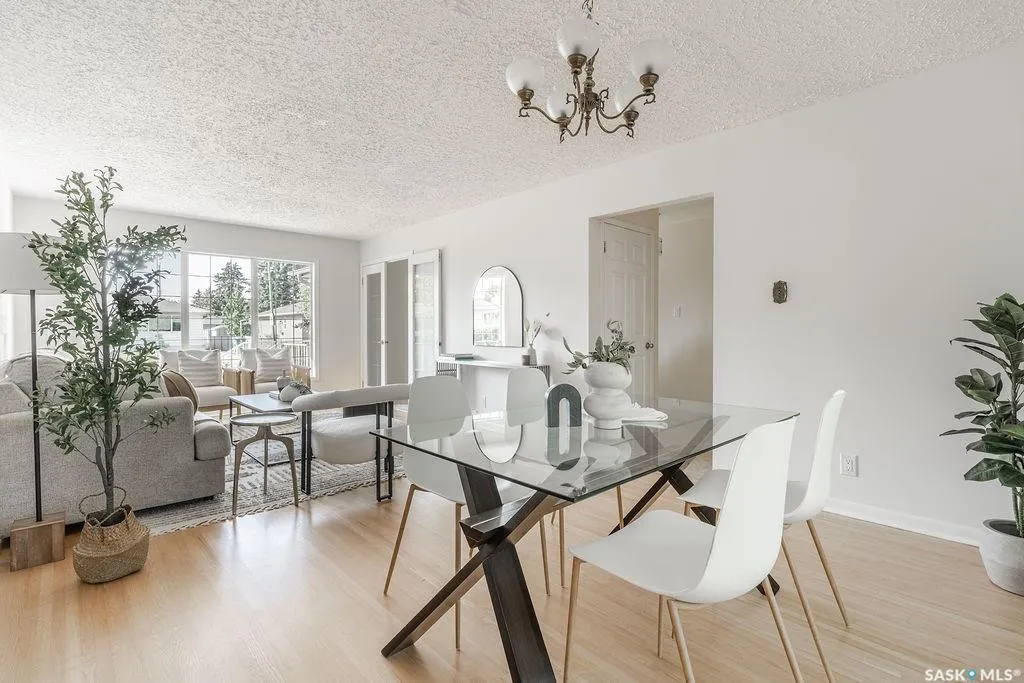 11 Moxon CRESCENT