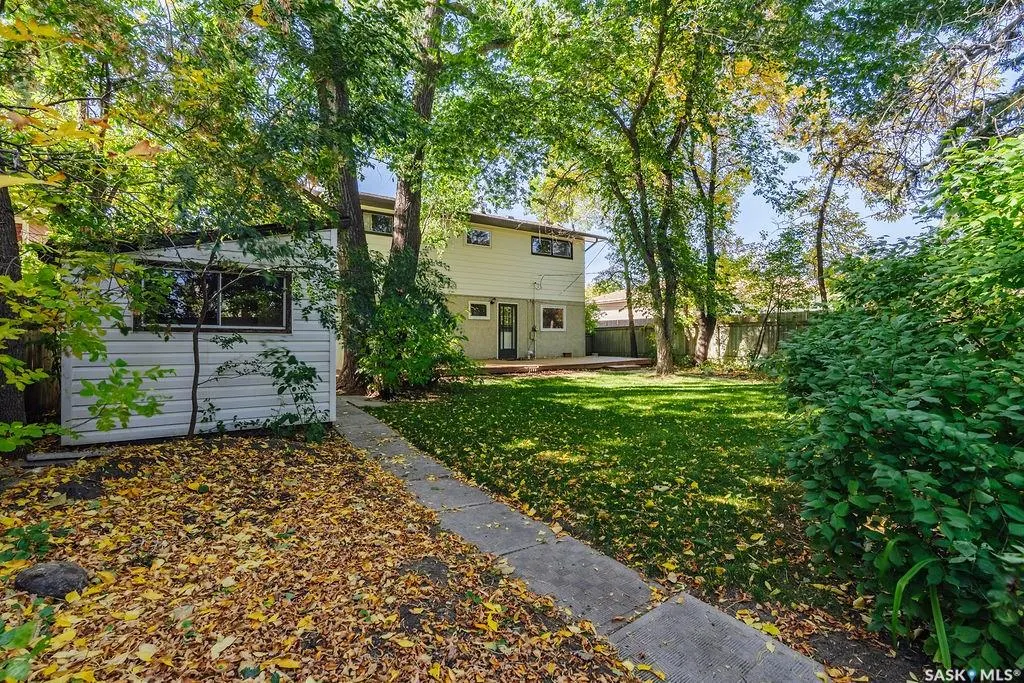 11 Moxon CRESCENT