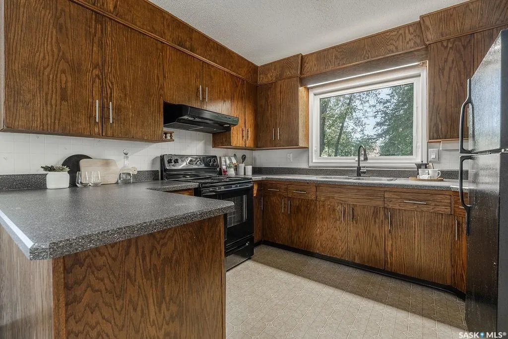 11 Moxon CRESCENT