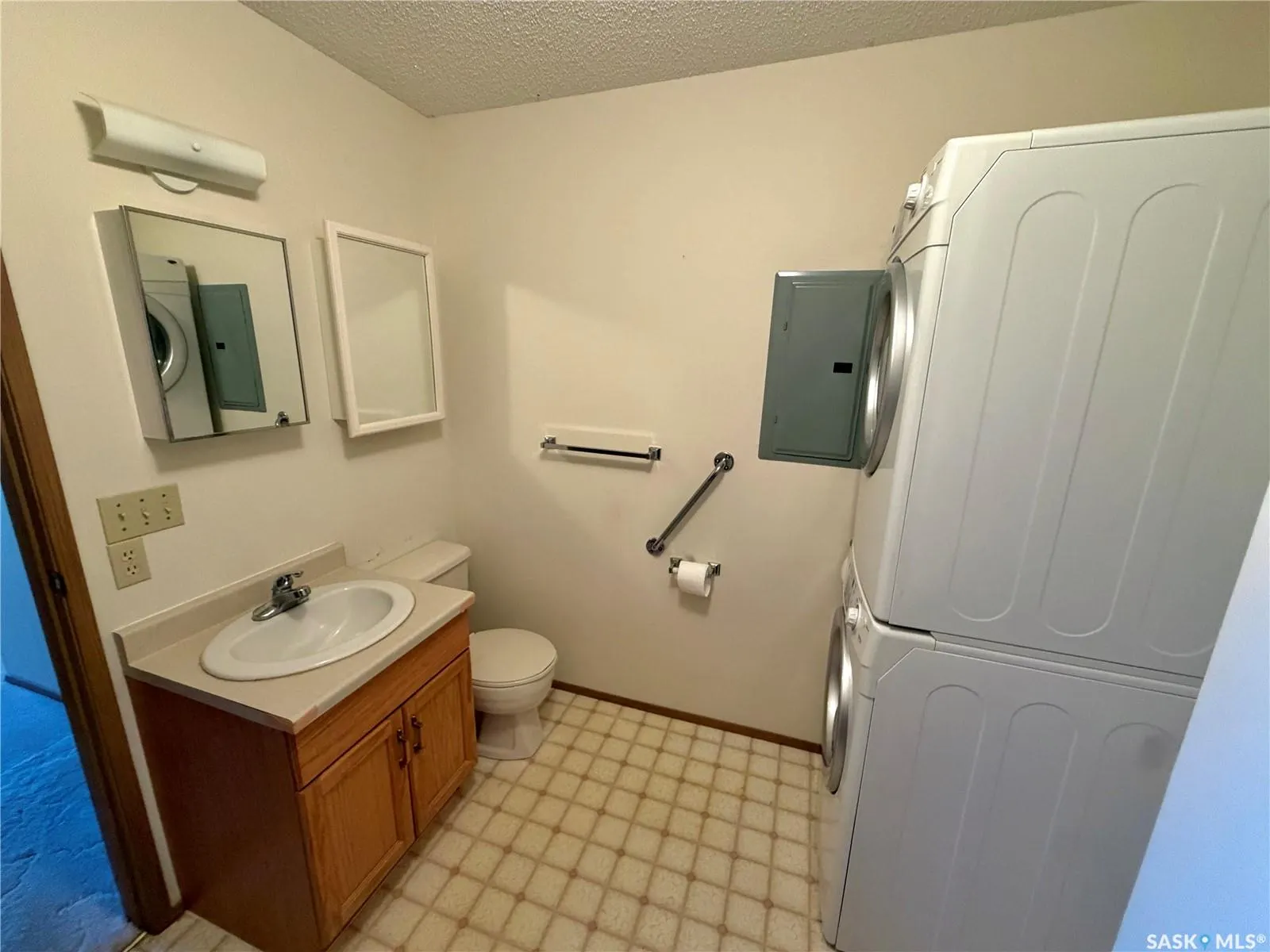305 1st STREET W #301
