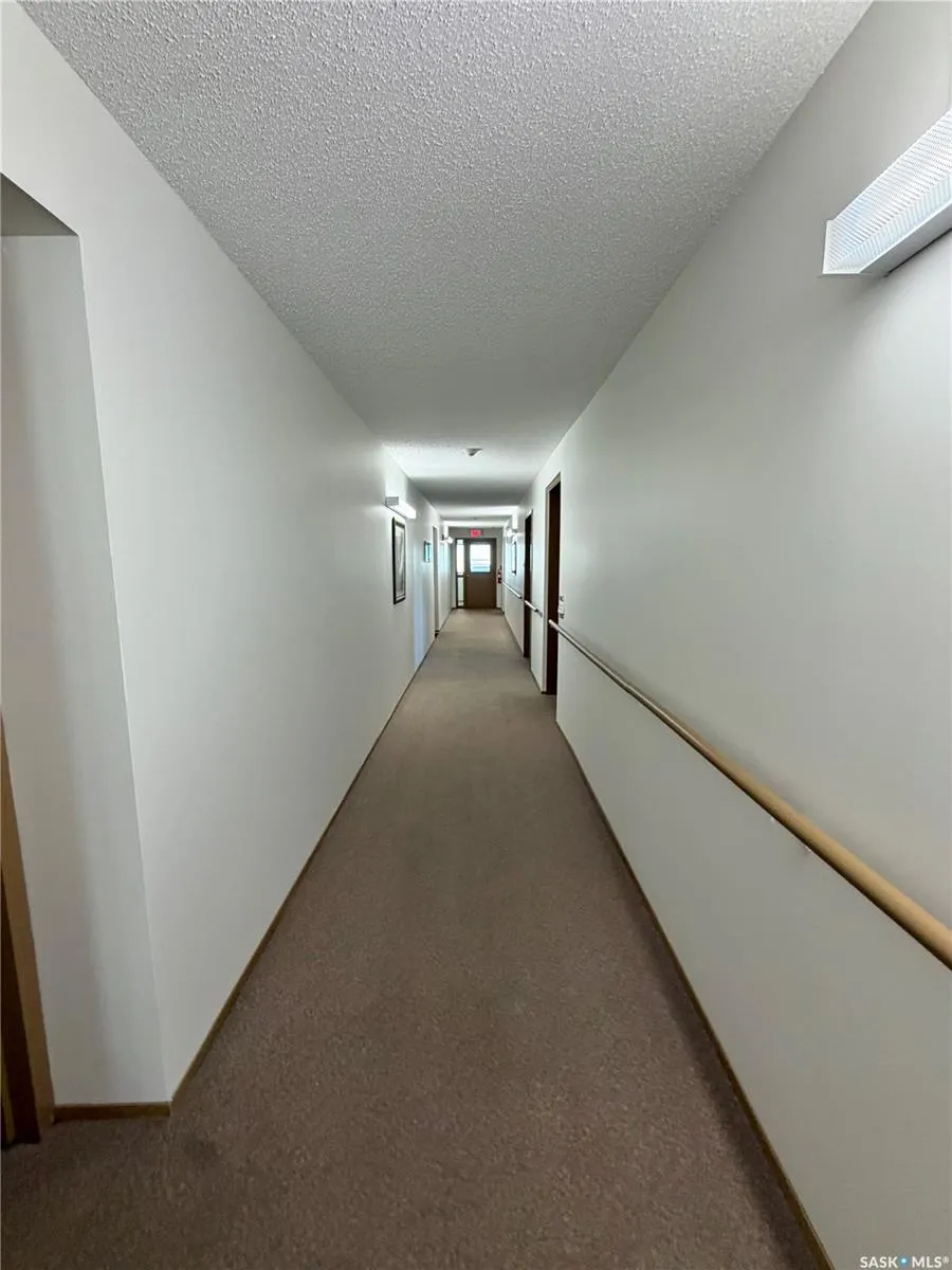 305 1st STREET W #301