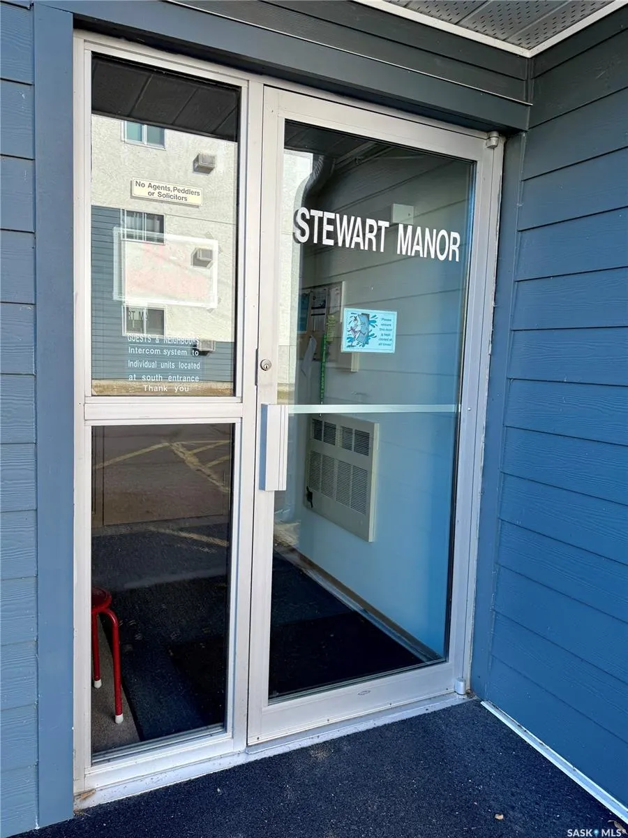 305 1st STREET W #301
