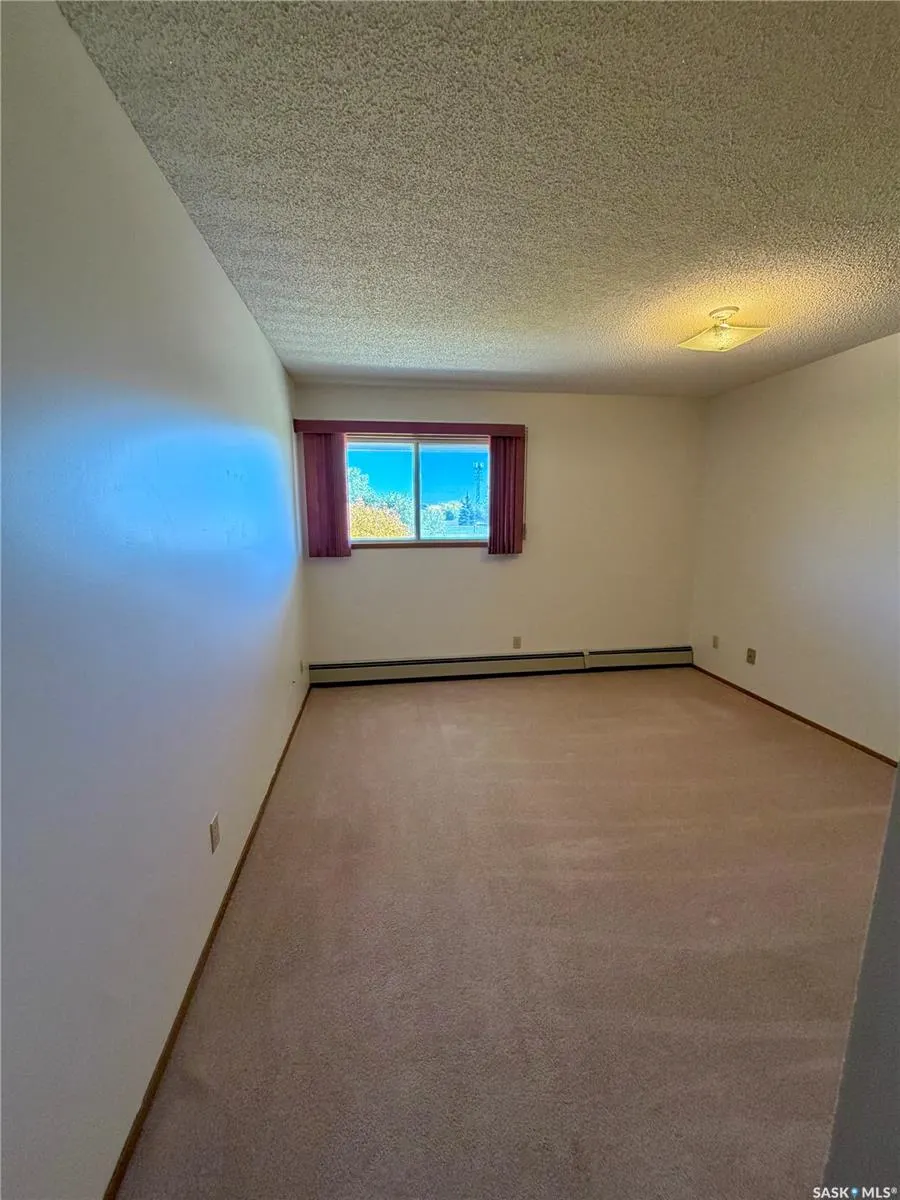 305 1st STREET W #301