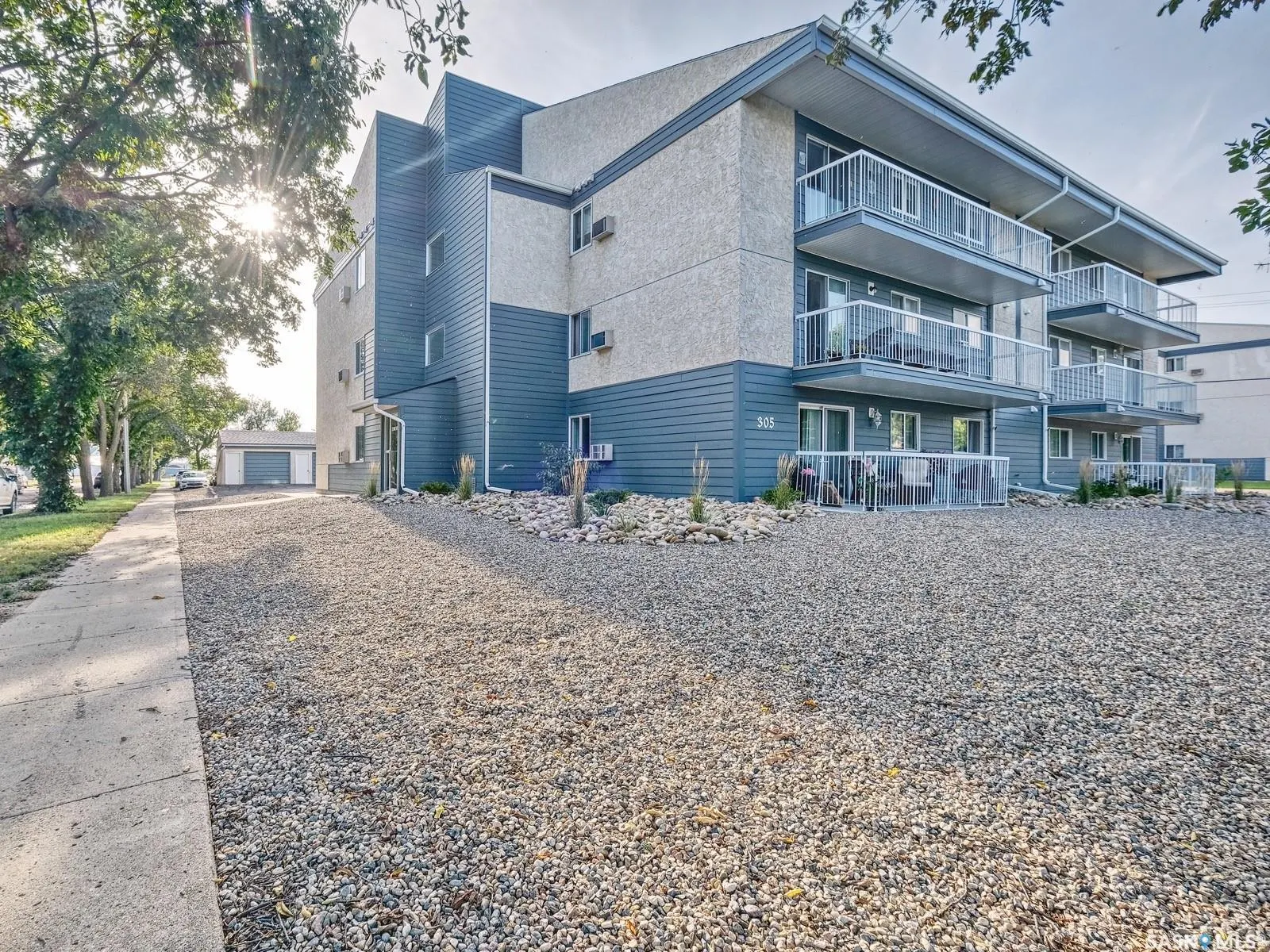305 1st STREET W #301