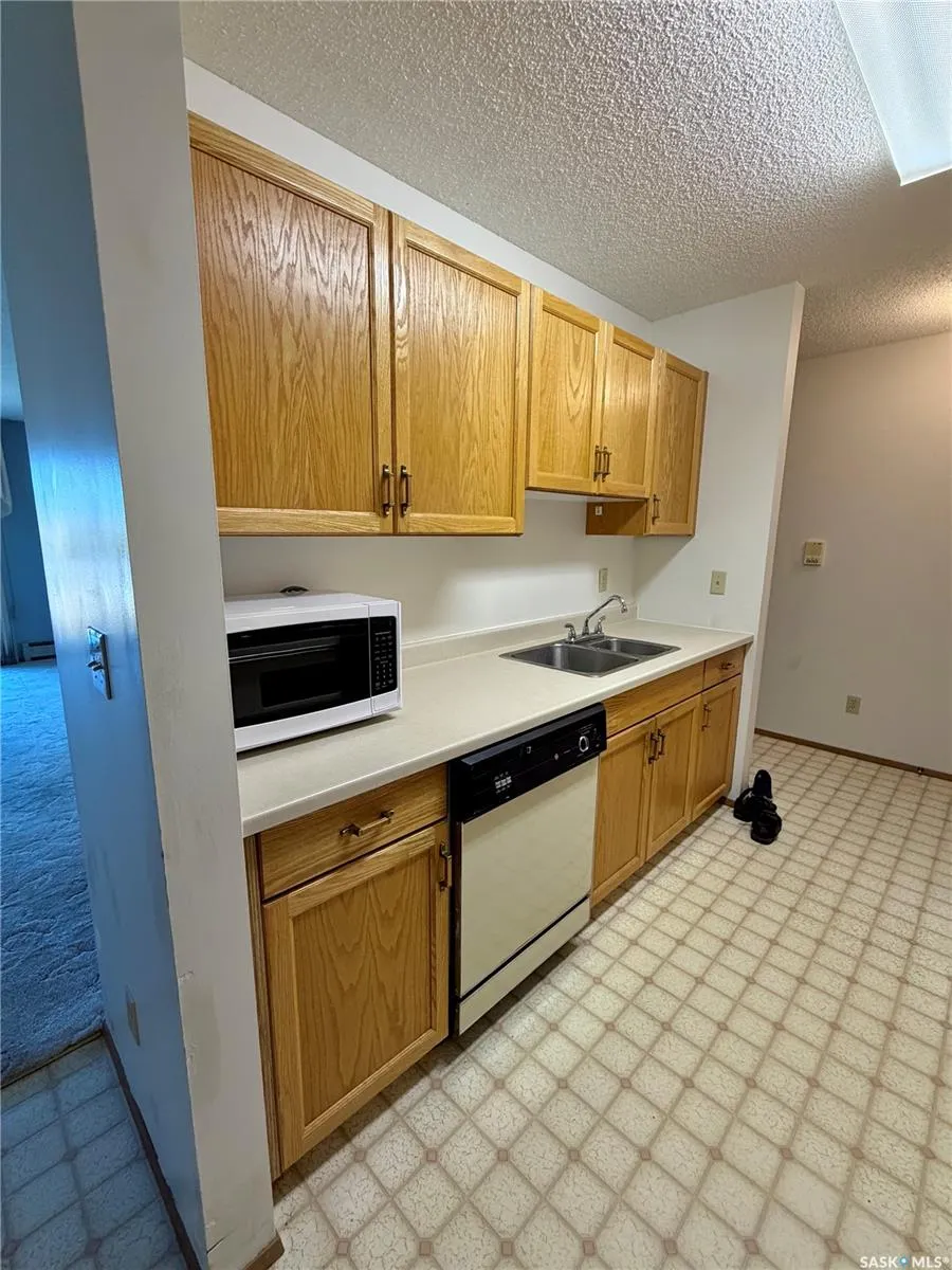 305 1st STREET W #301