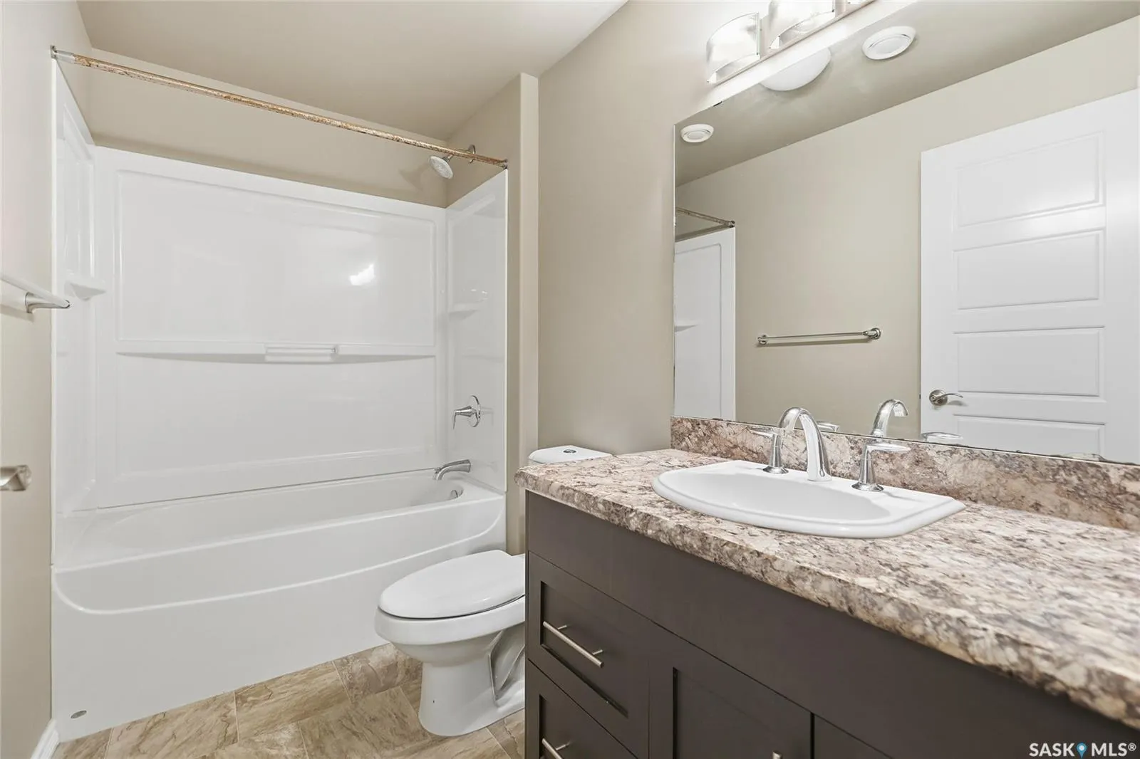 4002 Sandhill CRESCENT #251