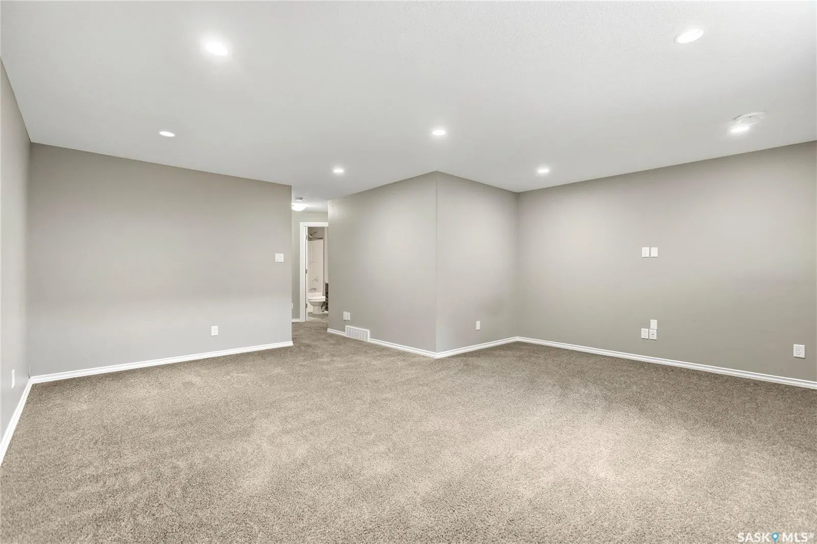 4002 Sandhill CRESCENT #251