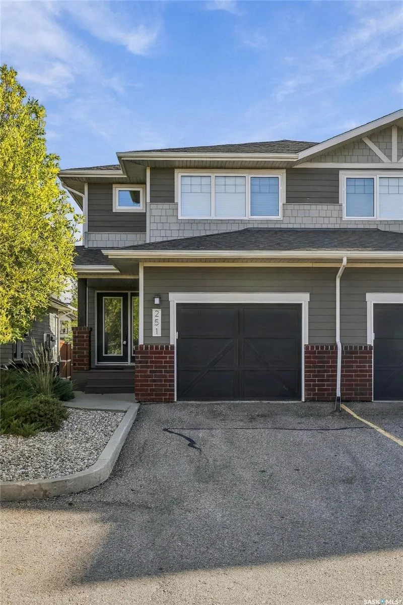 4002 Sandhill CRESCENT #251