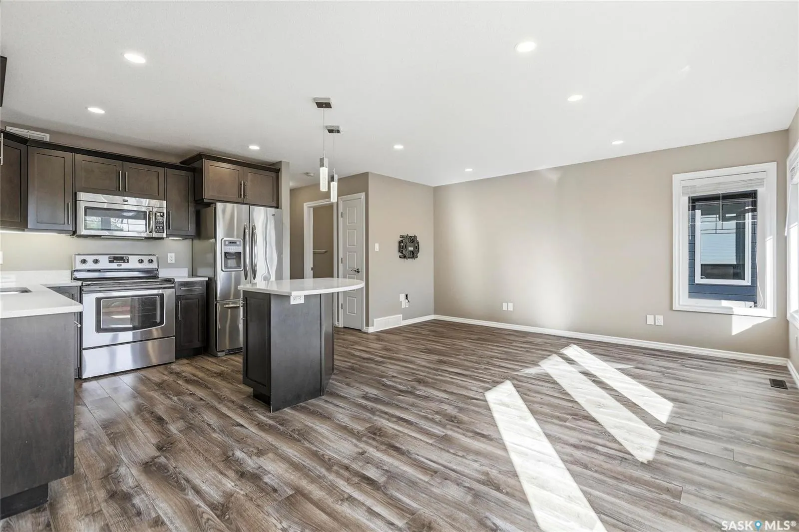 4002 Sandhill CRESCENT #251