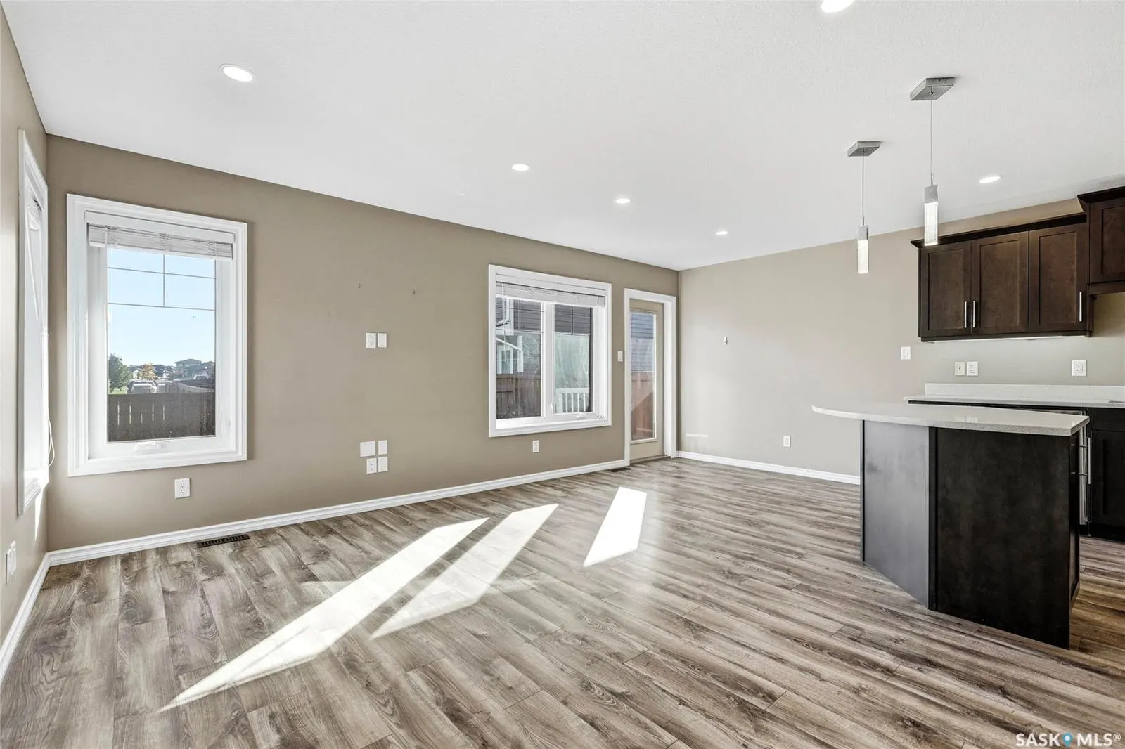 4002 Sandhill CRESCENT #251