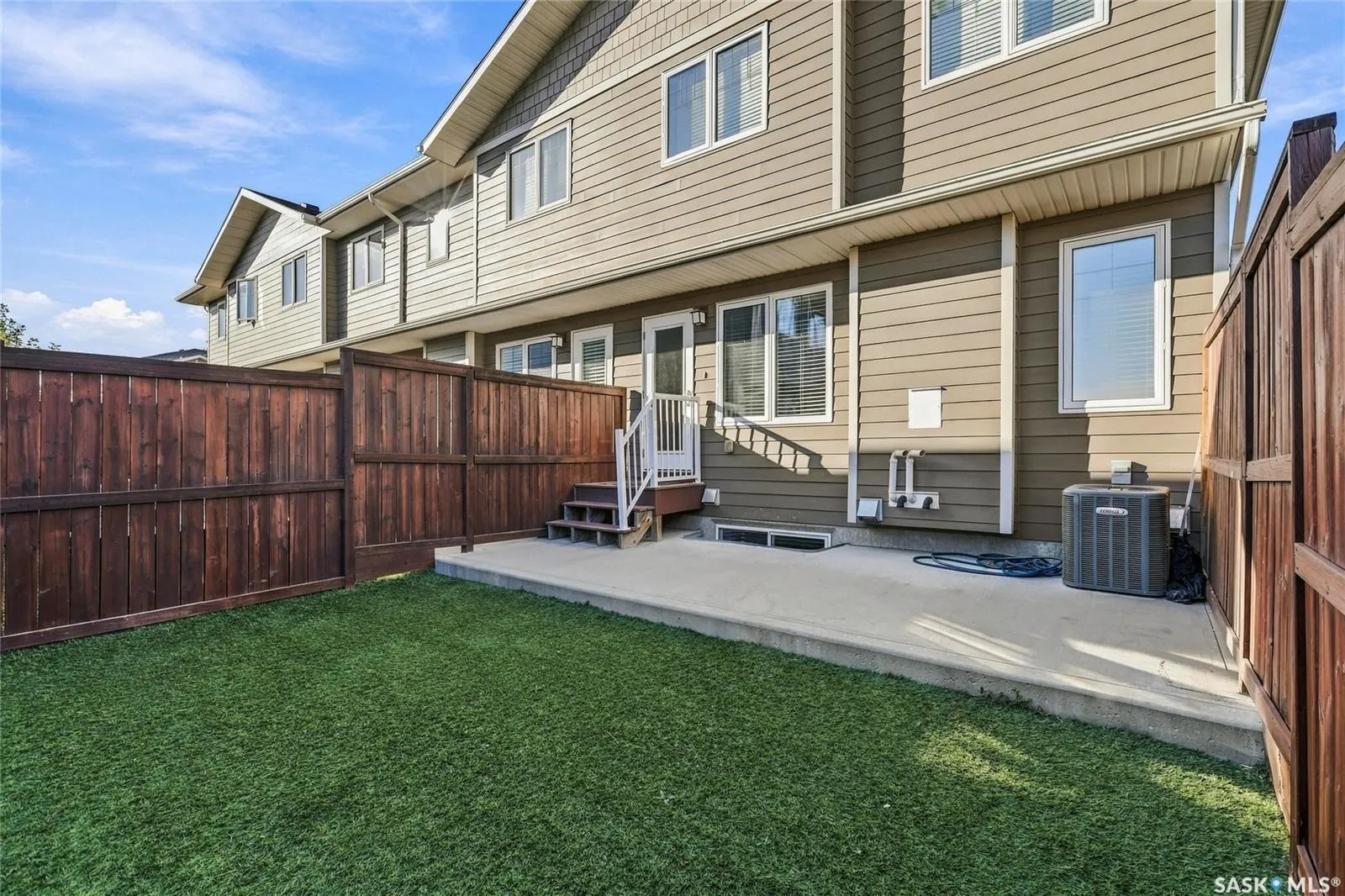 4002 Sandhill CRESCENT #251