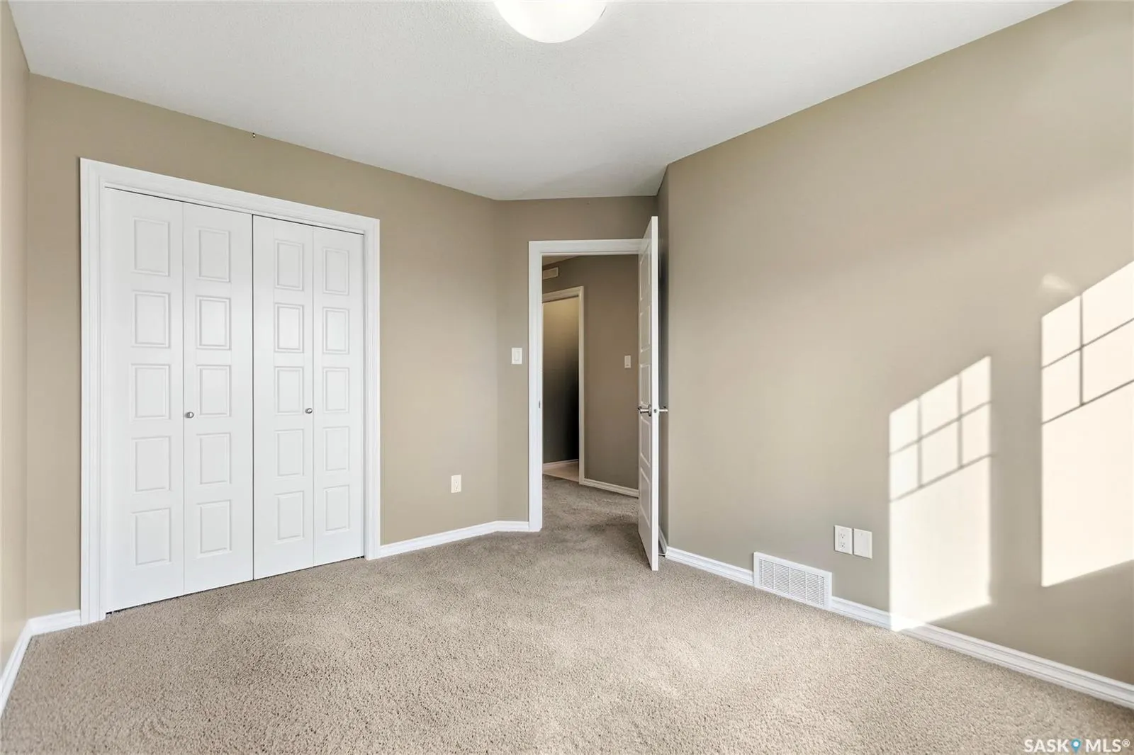 4002 Sandhill CRESCENT #251