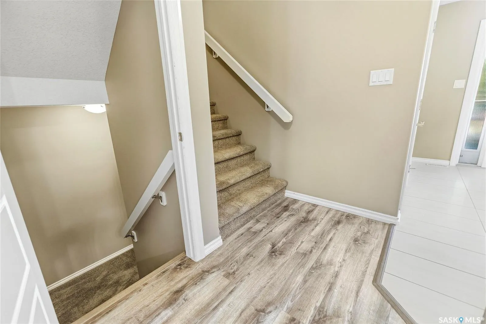 4002 Sandhill CRESCENT #251