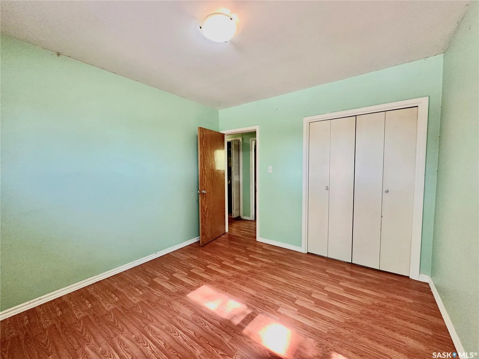 1504 33rd STREET W