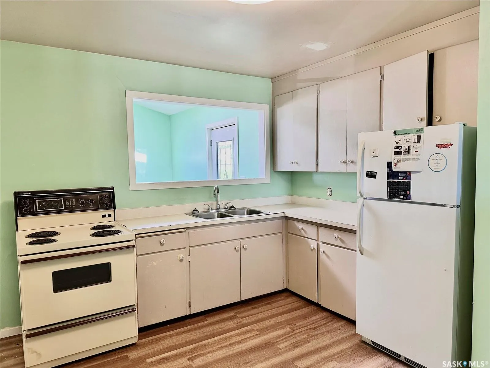 1504 33rd STREET W