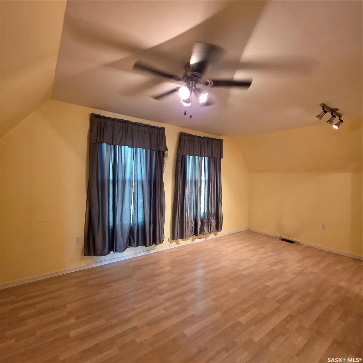 1731 Centennial CRESCENT