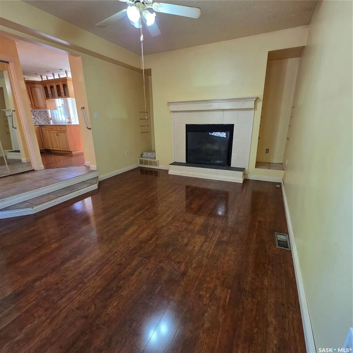 1731 Centennial CRESCENT