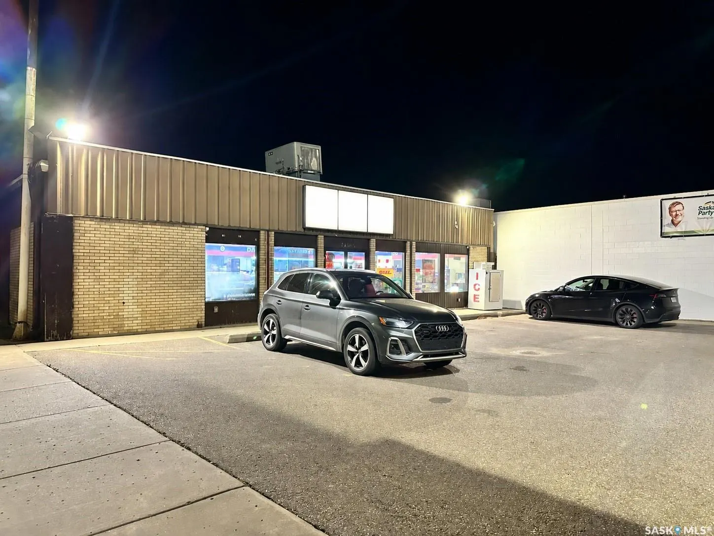 1100 Central AVENUE #A