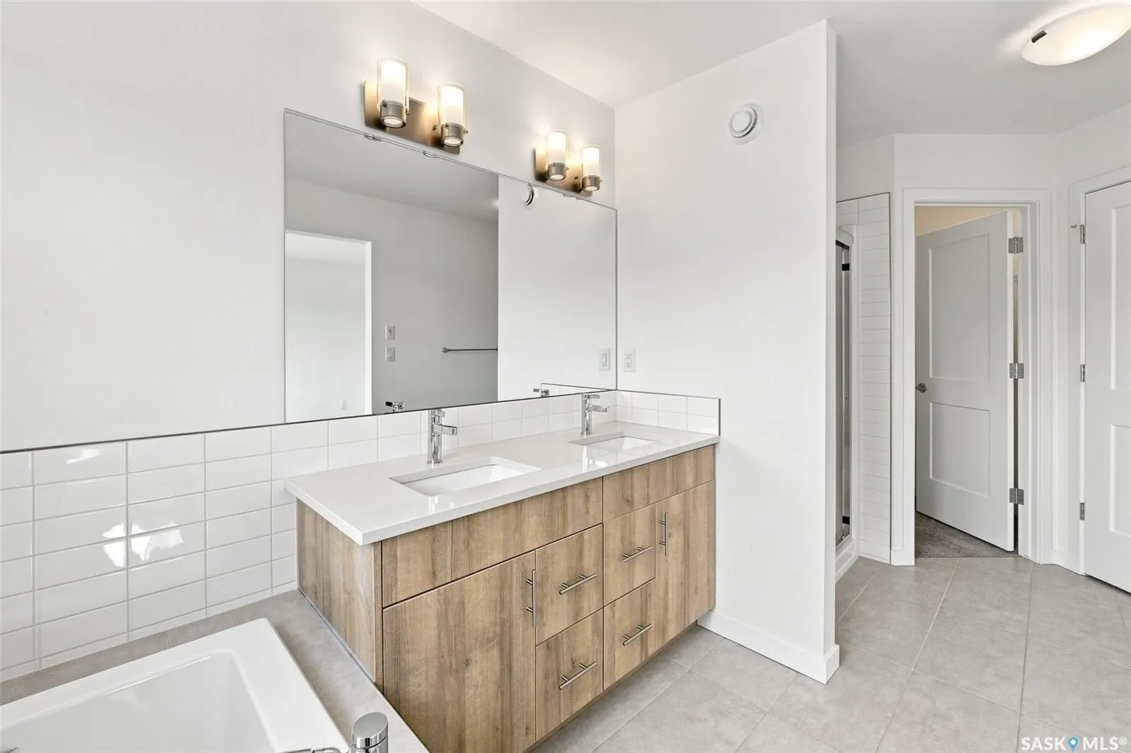 3043 Brighton COMMON