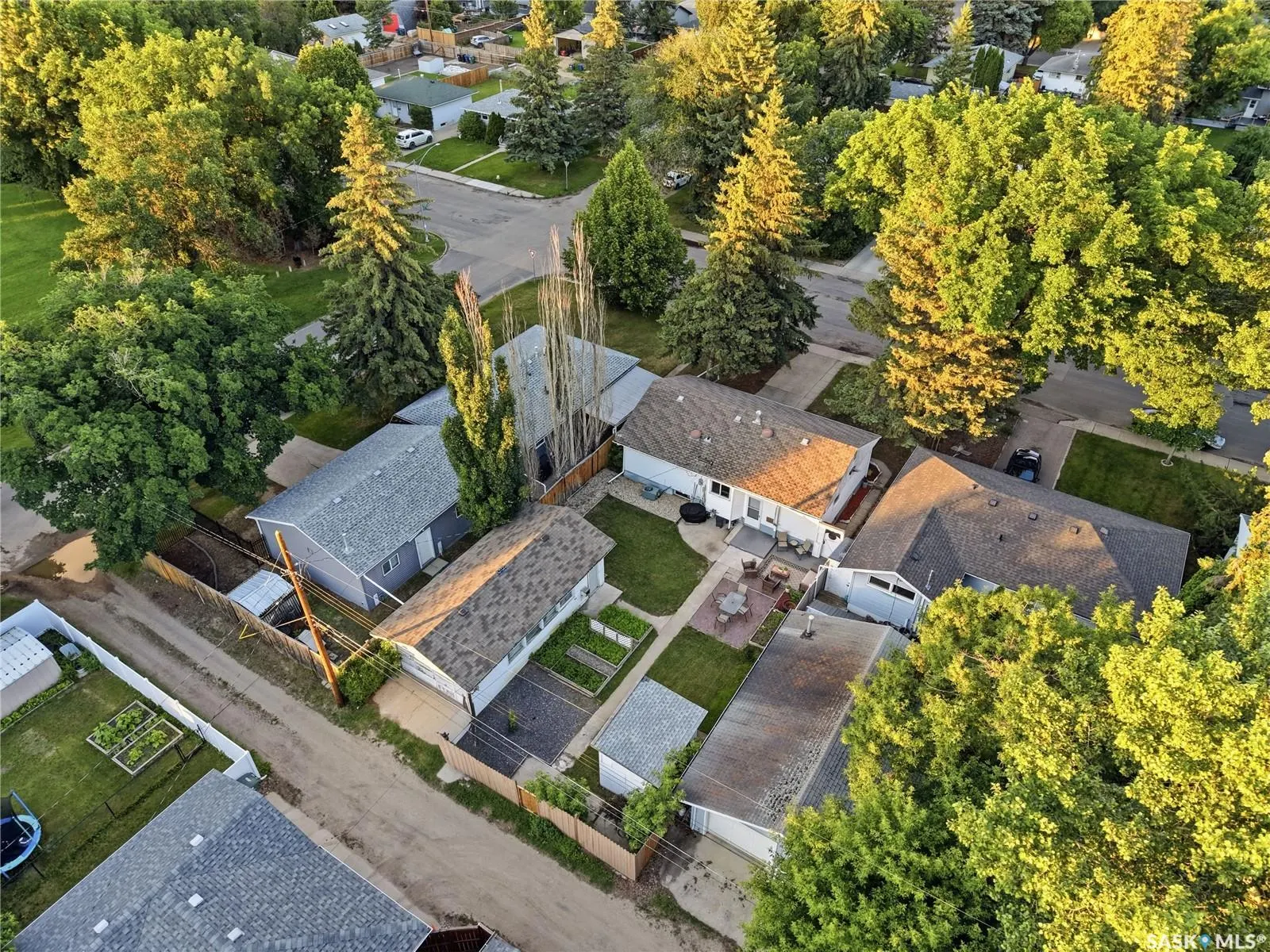 1706 Ewart AVENUE