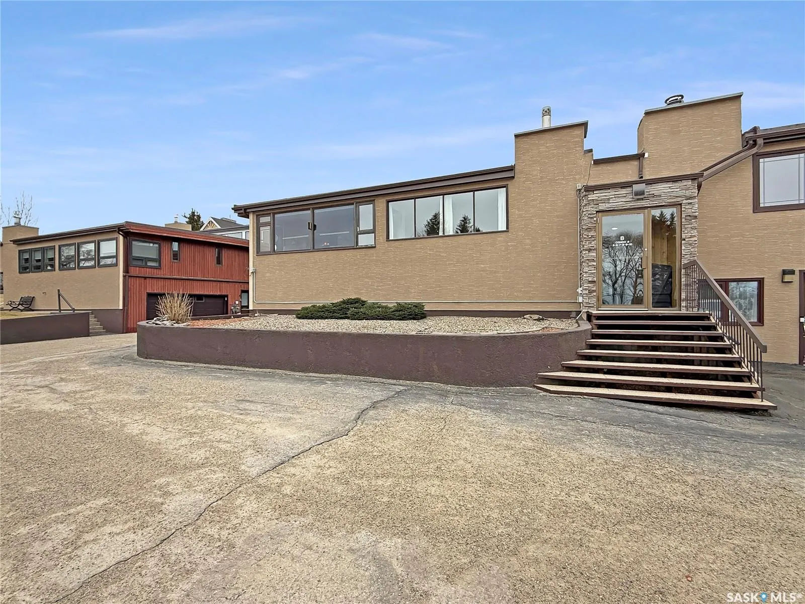 275 Alpine CRESCENT #8
