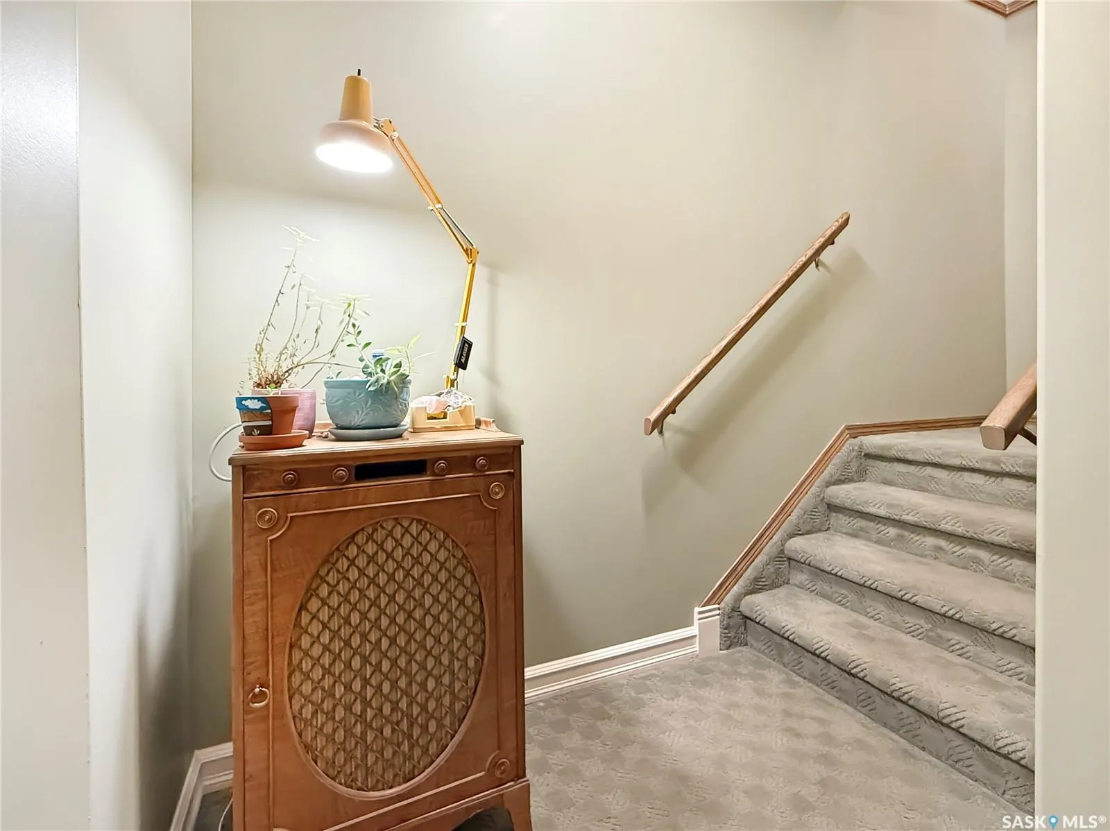 275 Alpine CRESCENT #8