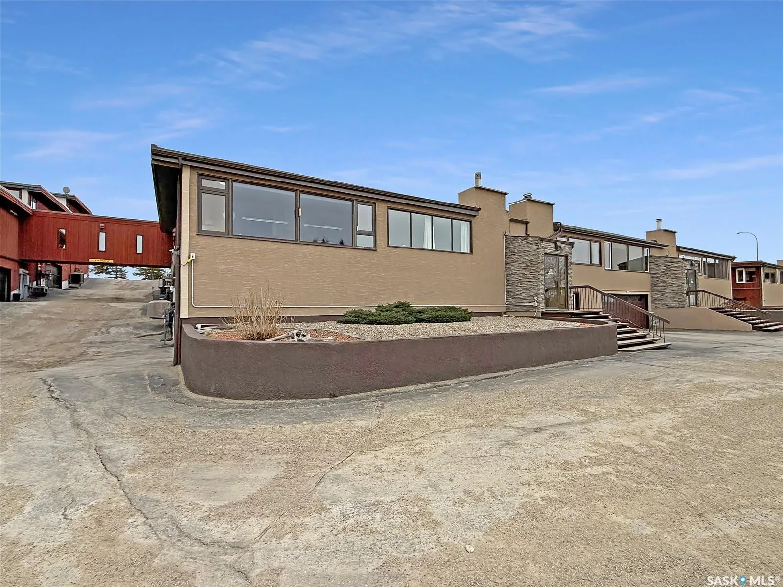 275 Alpine CRESCENT #8