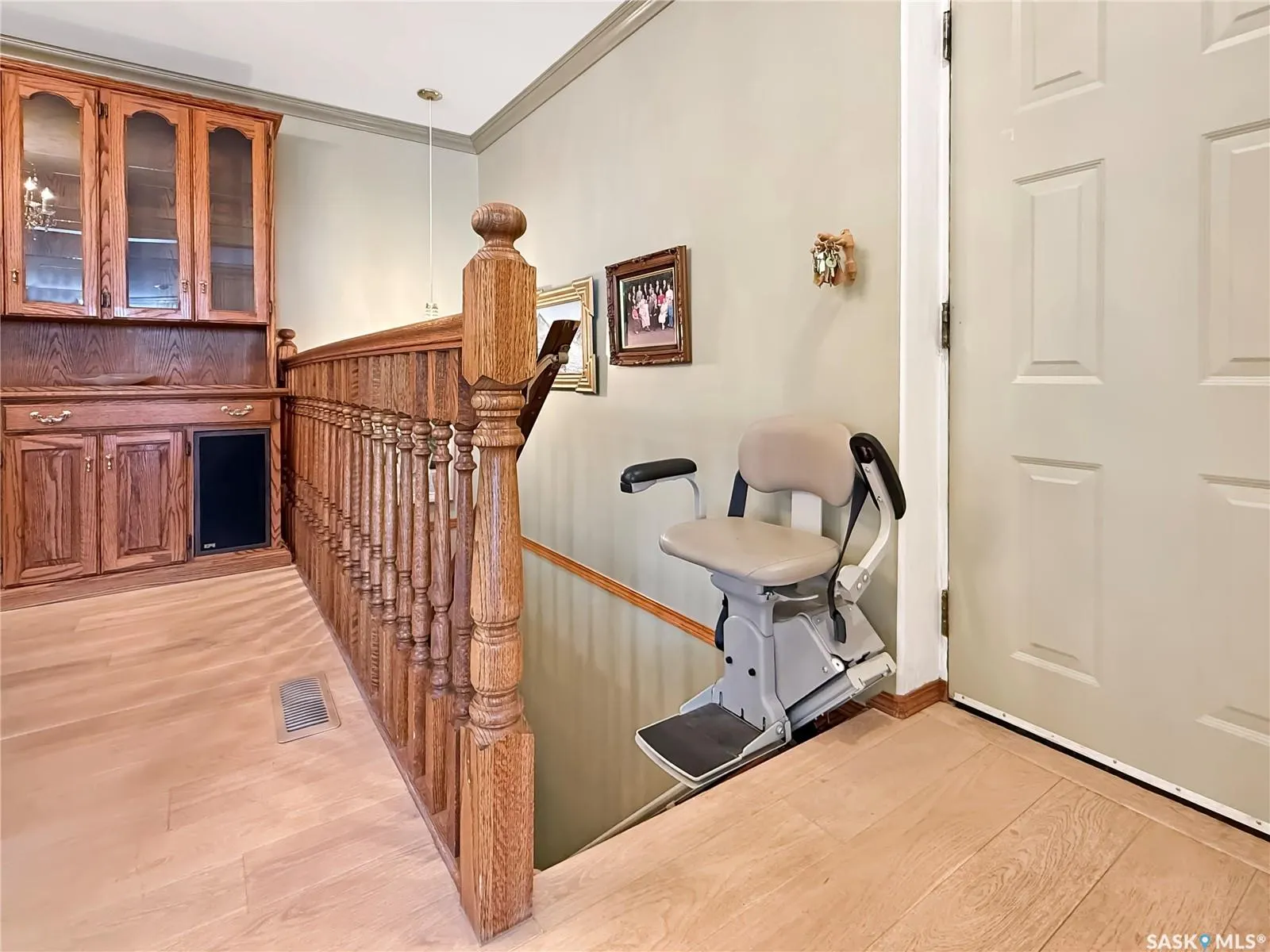 275 Alpine CRESCENT #8