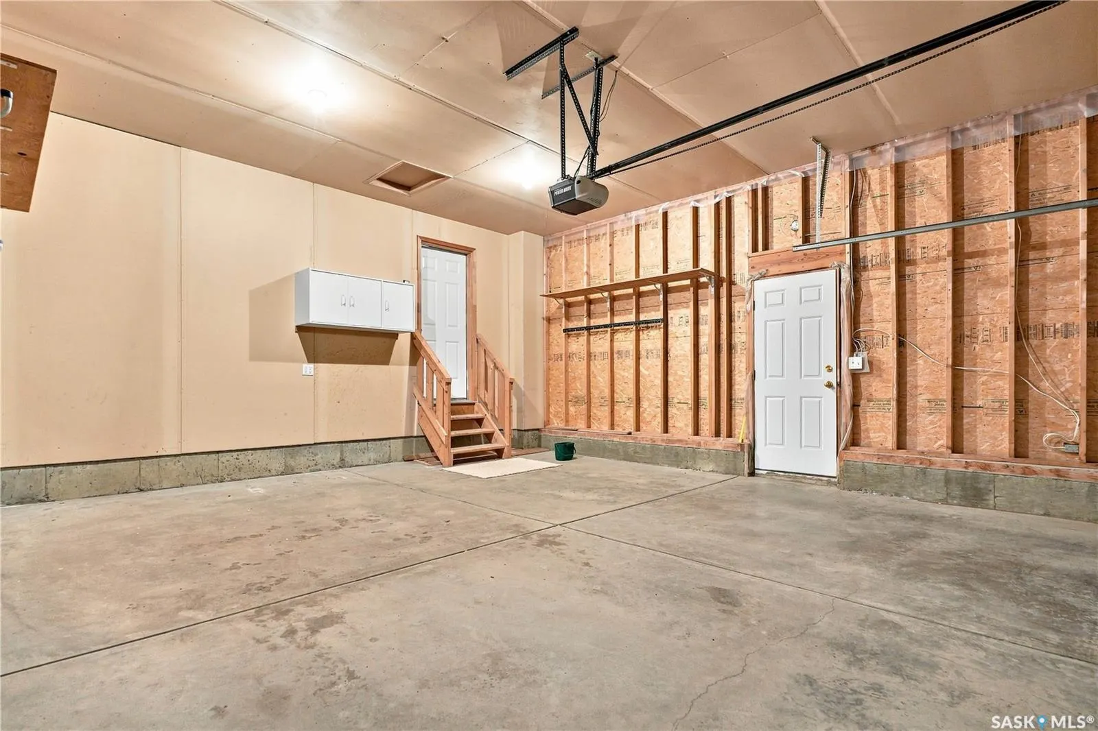 323 Garvie ROAD