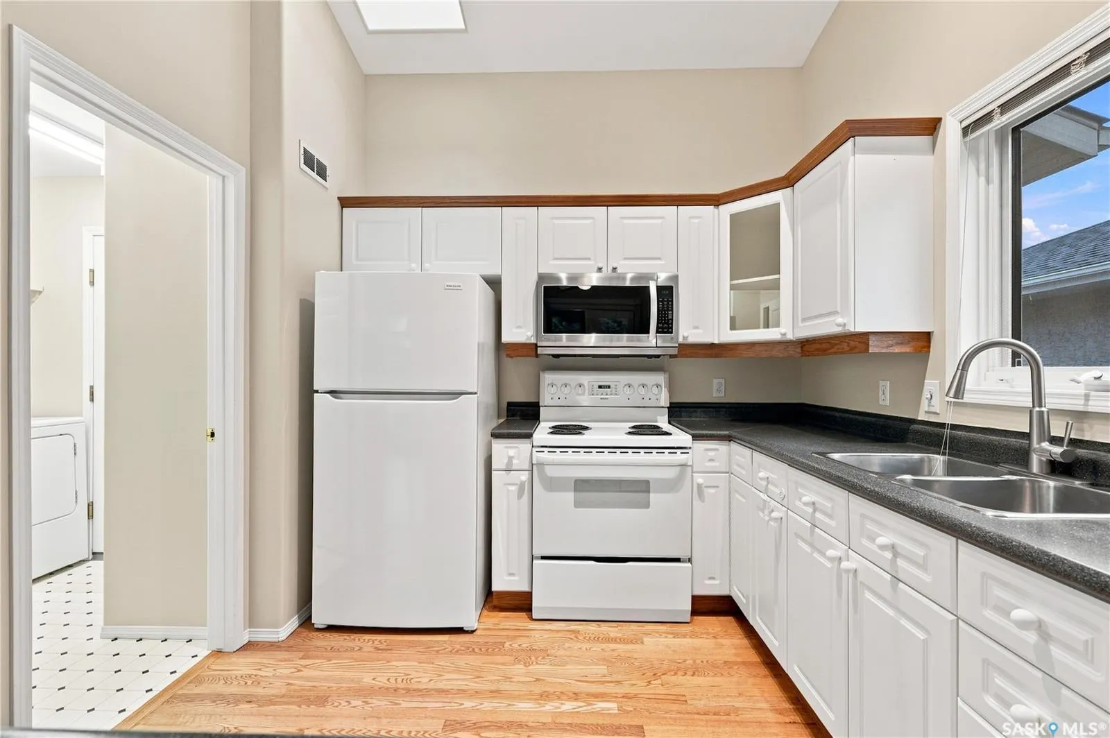 323 Garvie ROAD