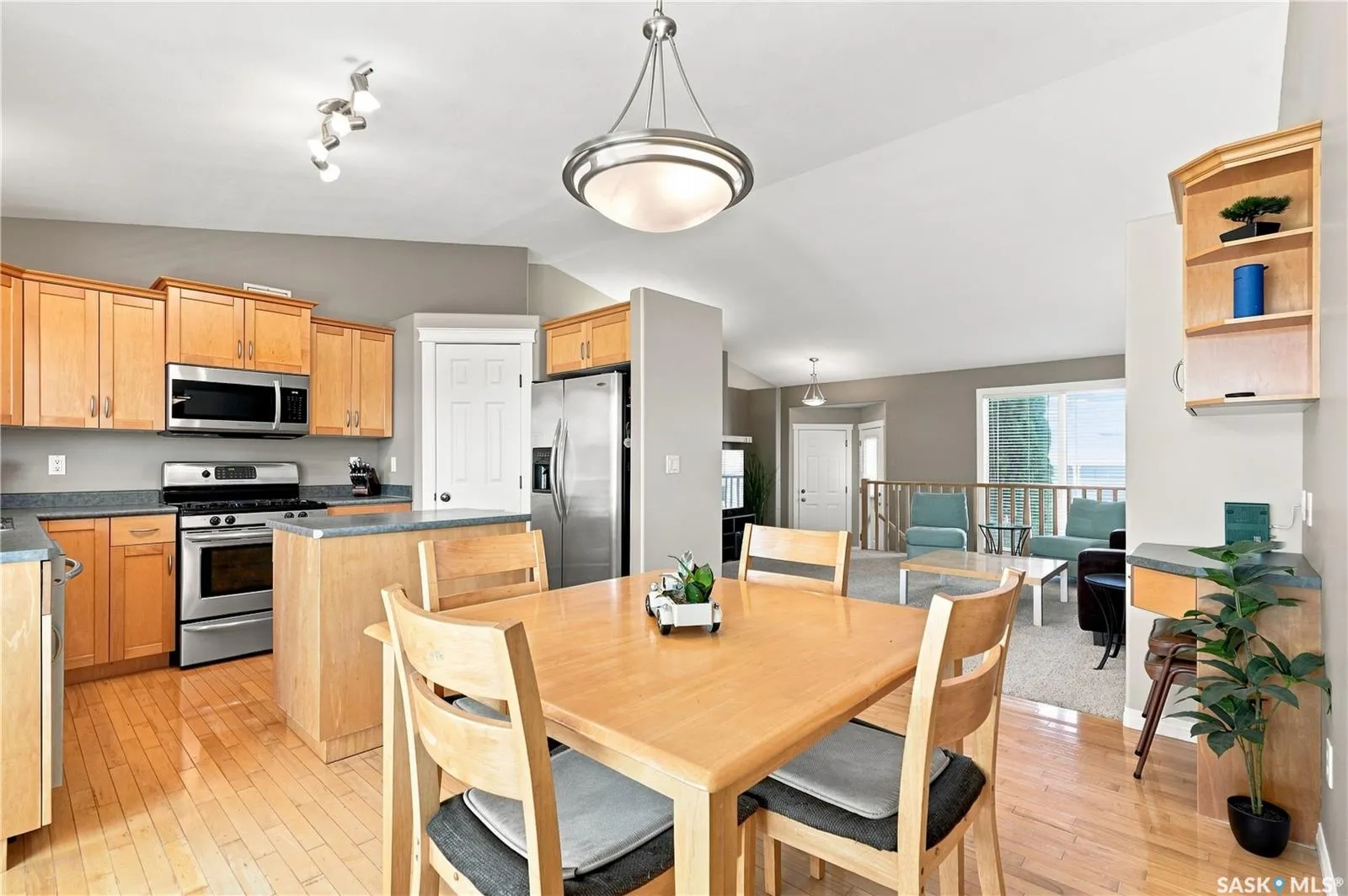 410 Bourgonje COURT