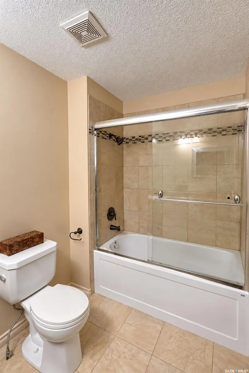830 Chester PLACE