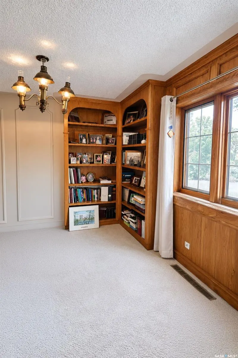 830 Chester PLACE