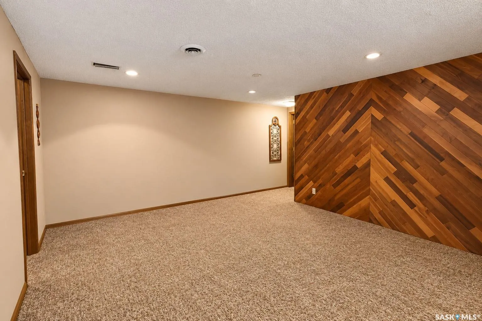 830 Chester PLACE