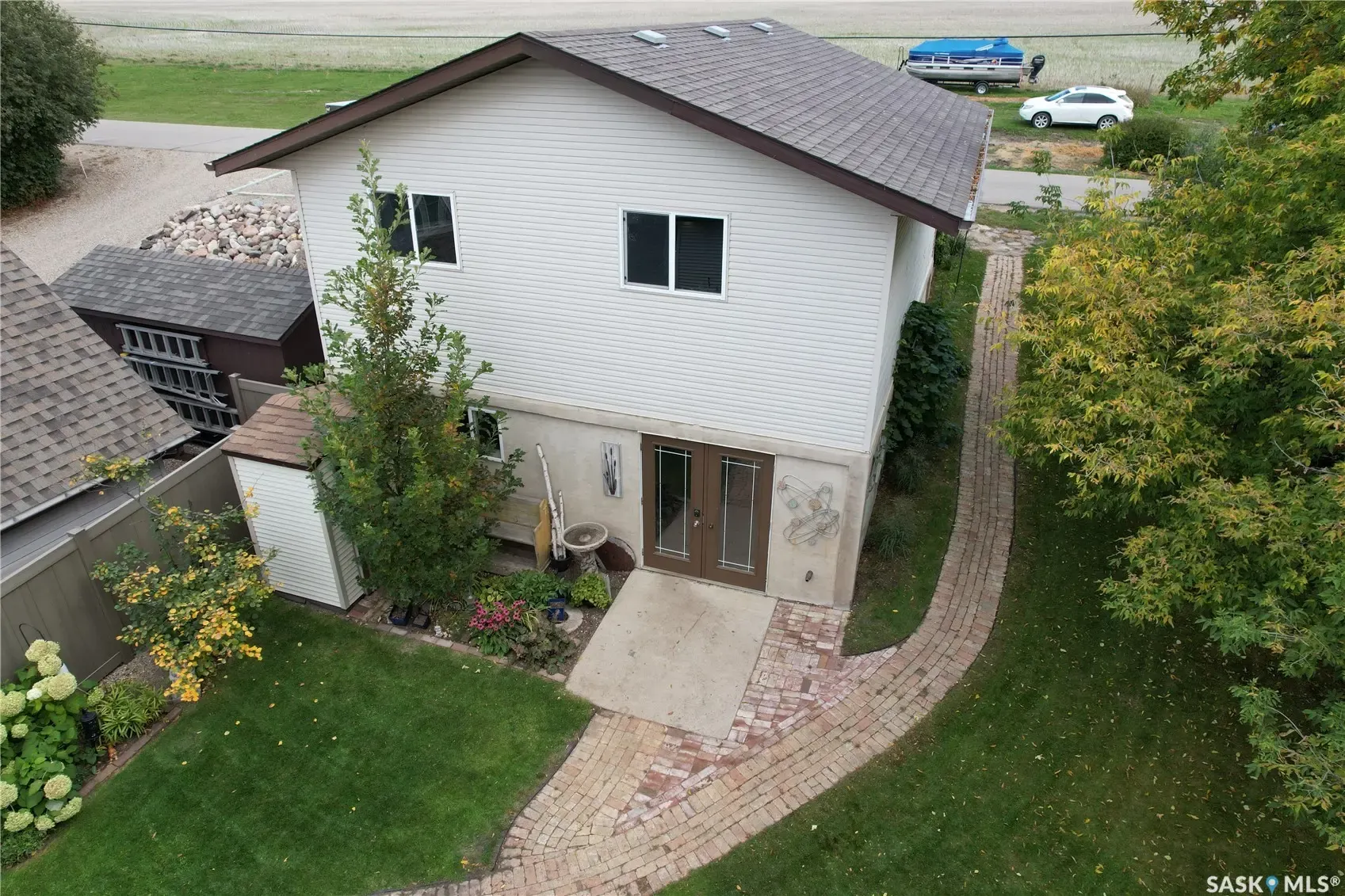 323 Currie AVENUE
