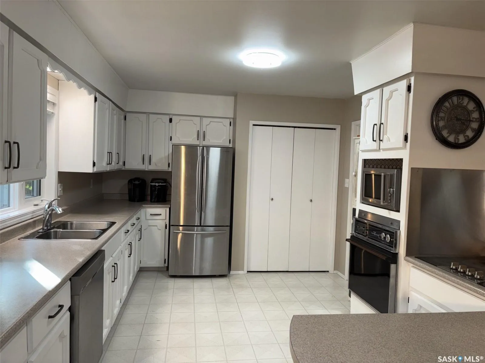 714 4th STREET S