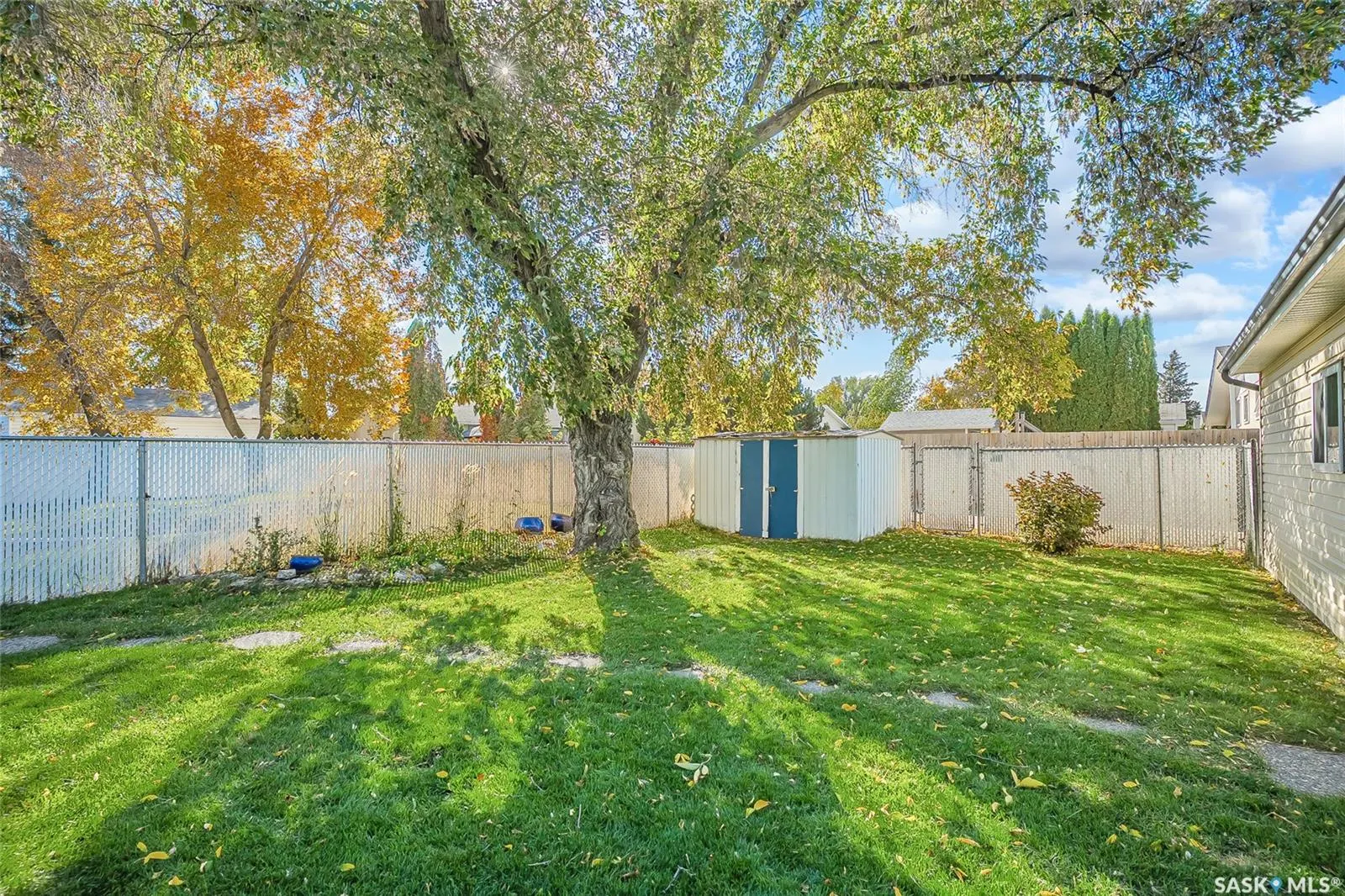 417 Waterloo CRESCENT