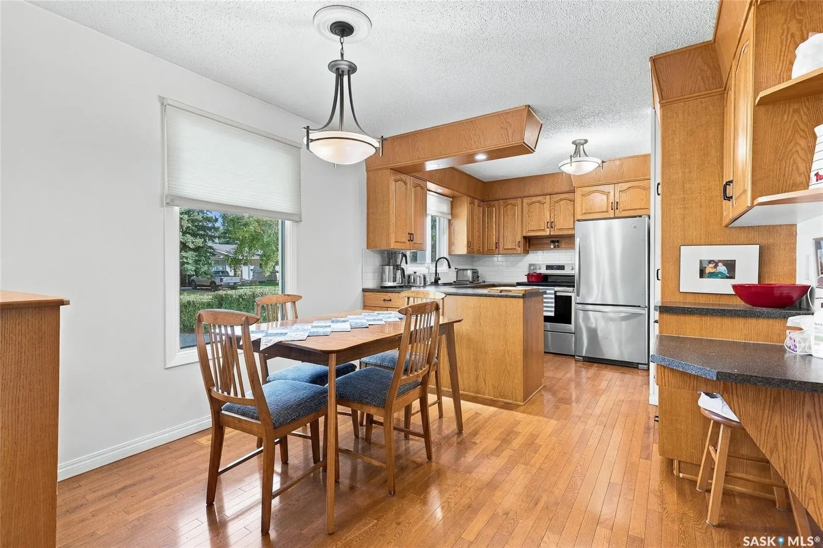 417 Waterloo CRESCENT