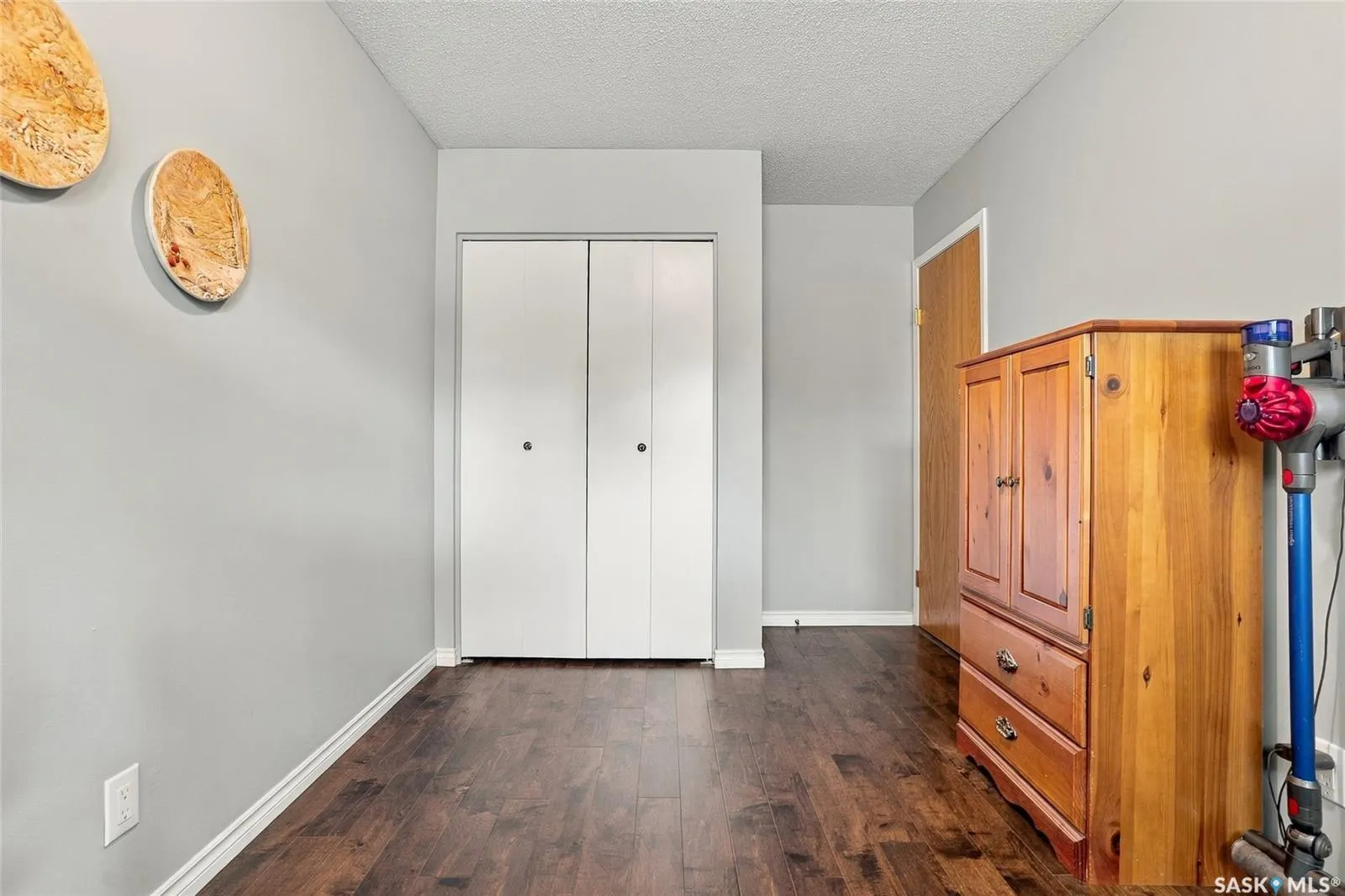 417 Waterloo CRESCENT