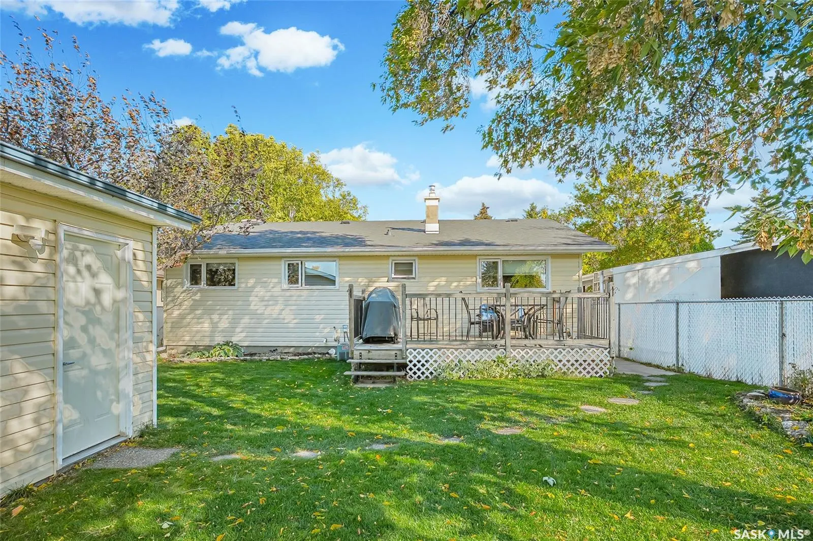 417 Waterloo CRESCENT