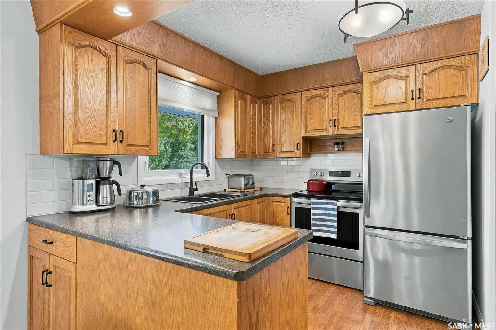 417 Waterloo CRESCENT