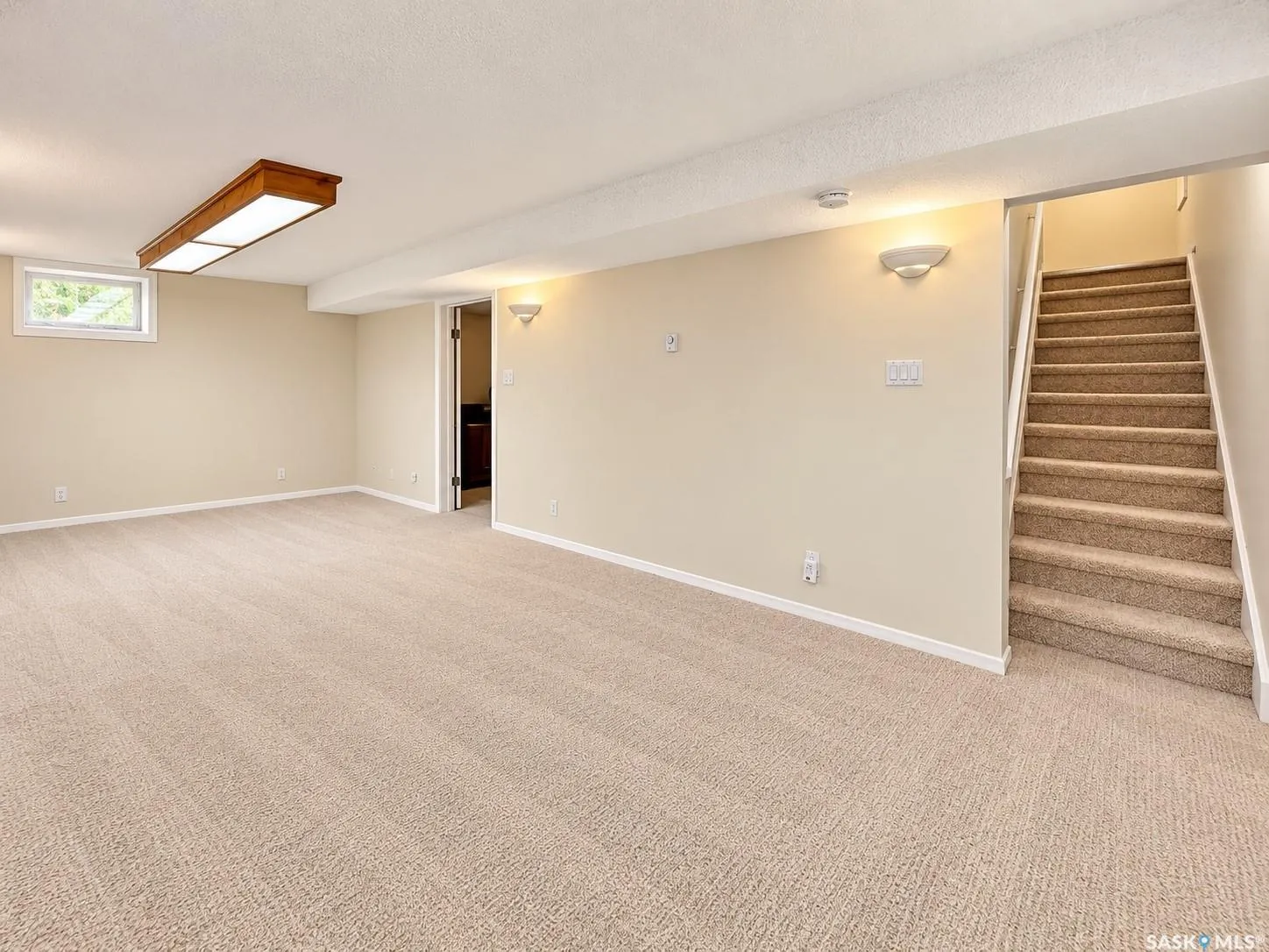 384 28th STREET W
