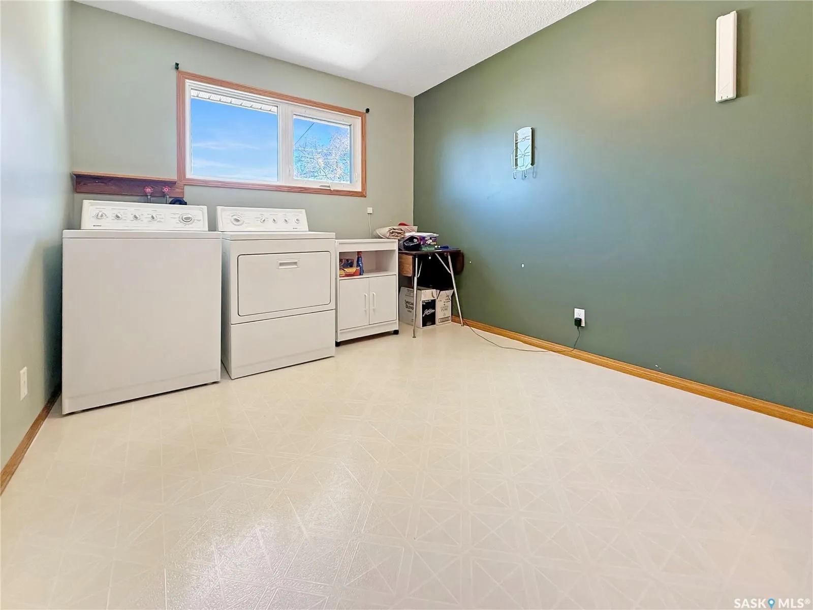 384 28th STREET W