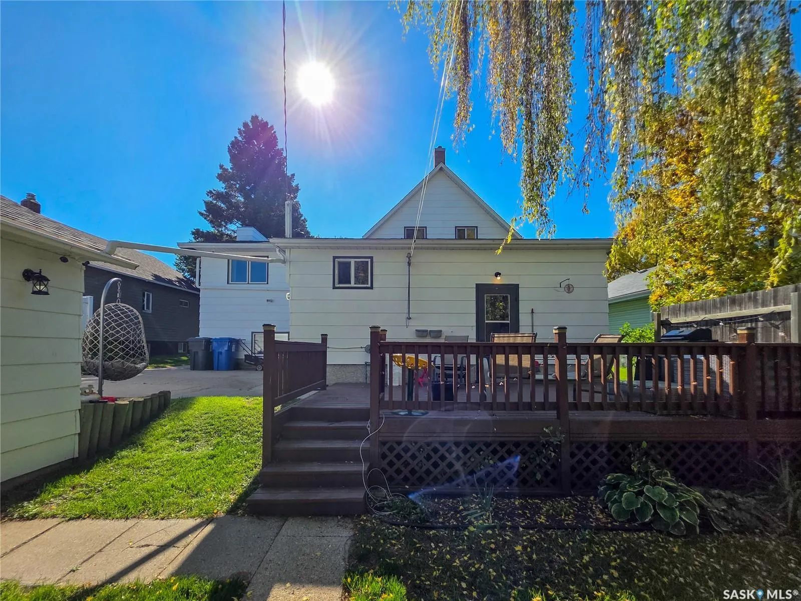 242 6th AVENUE E